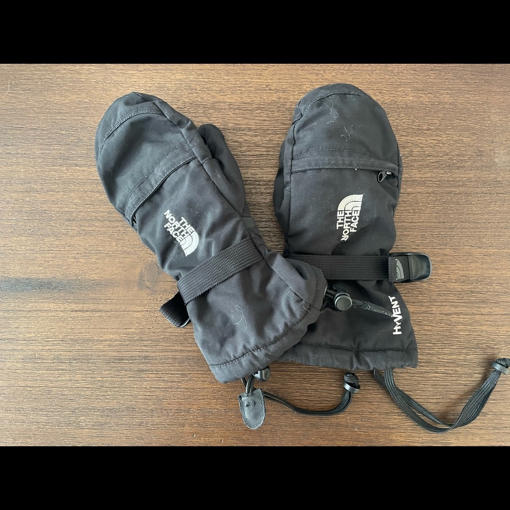 North Face Gloves Medium.